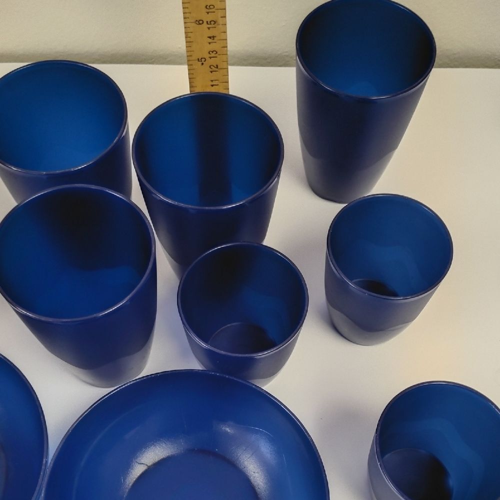 Tupperware Blue Dinnerware Set - Picture 2 of 4